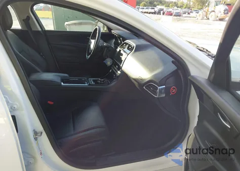 2018 Jaguar Xe 25T from USA, damaged, VIN SAJAR4FX5JCP37430